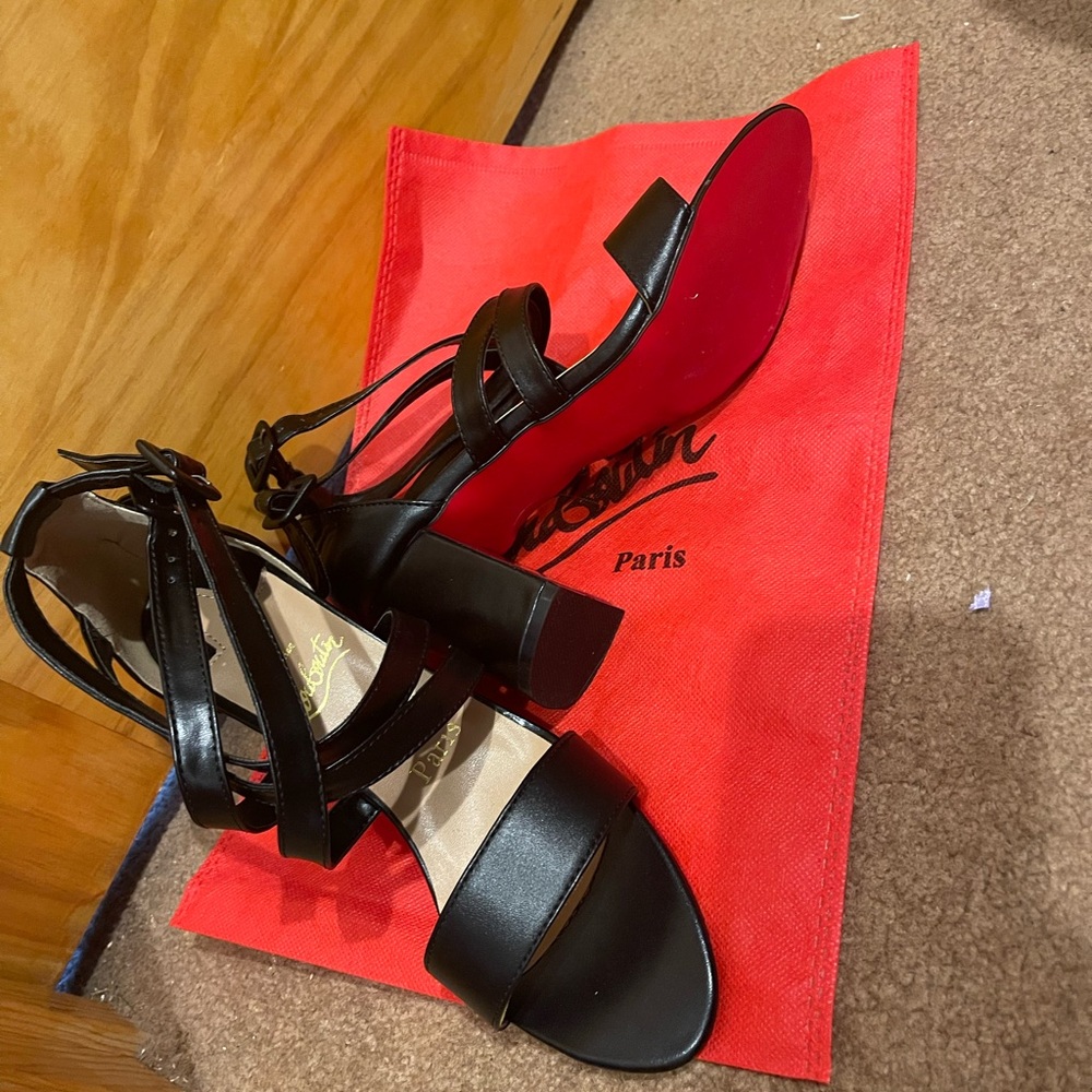 Black sandals to use with anything